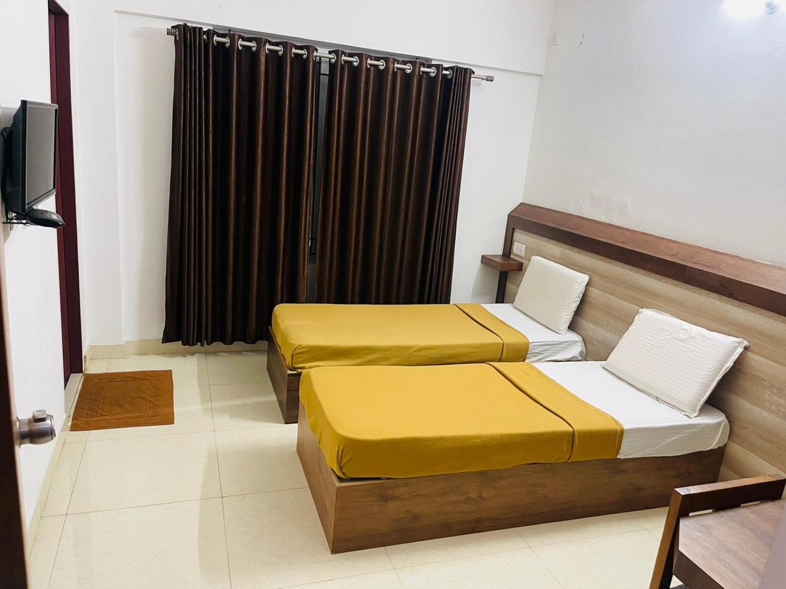 B Six Hotel Bangalore Esterno foto
