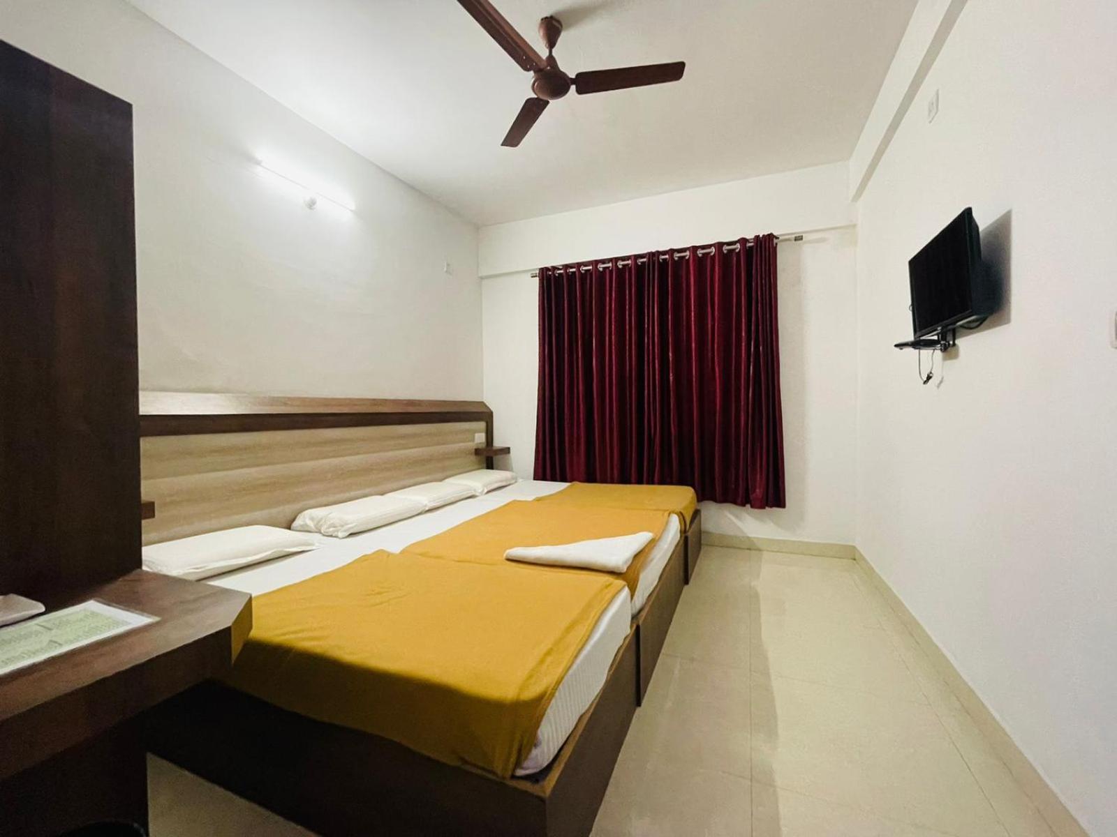 B Six Hotel Bangalore Esterno foto