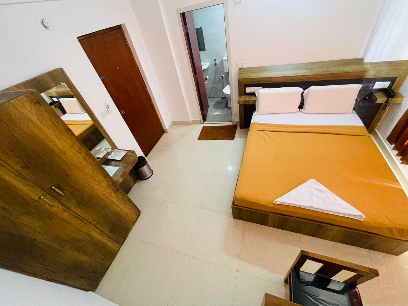 B Six Hotel Bangalore Esterno foto