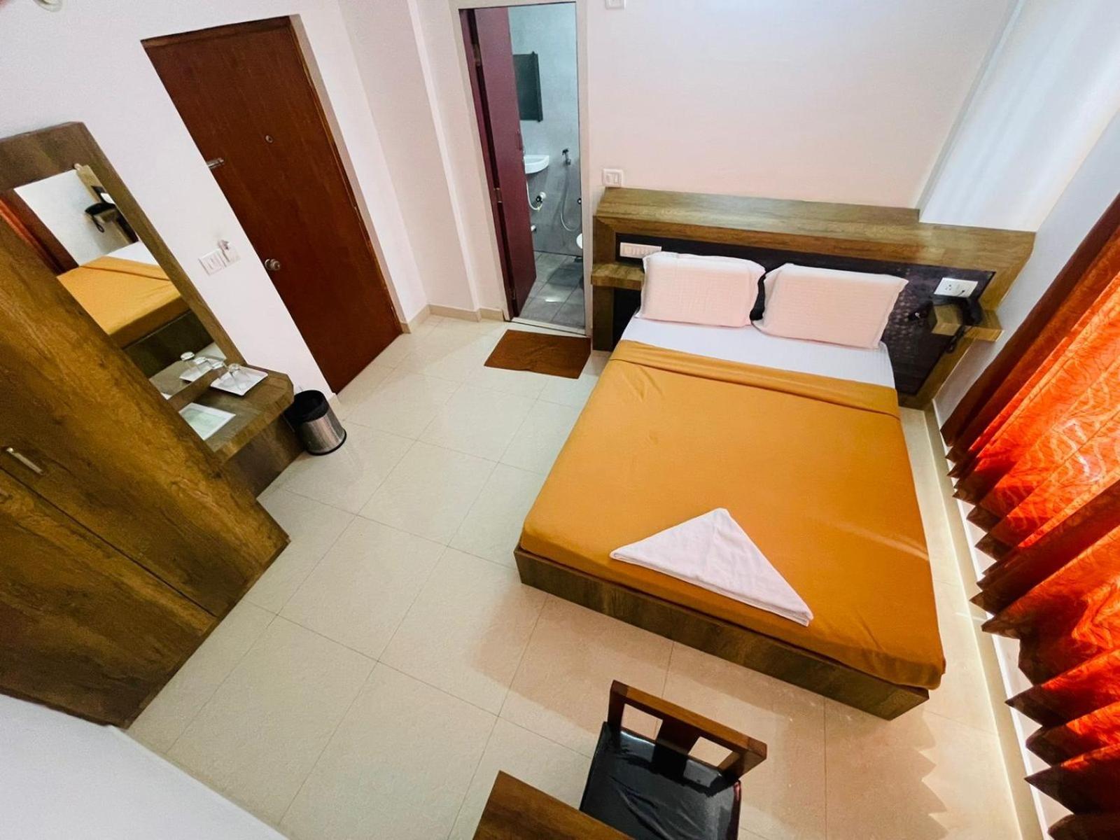 B Six Hotel Bangalore Esterno foto