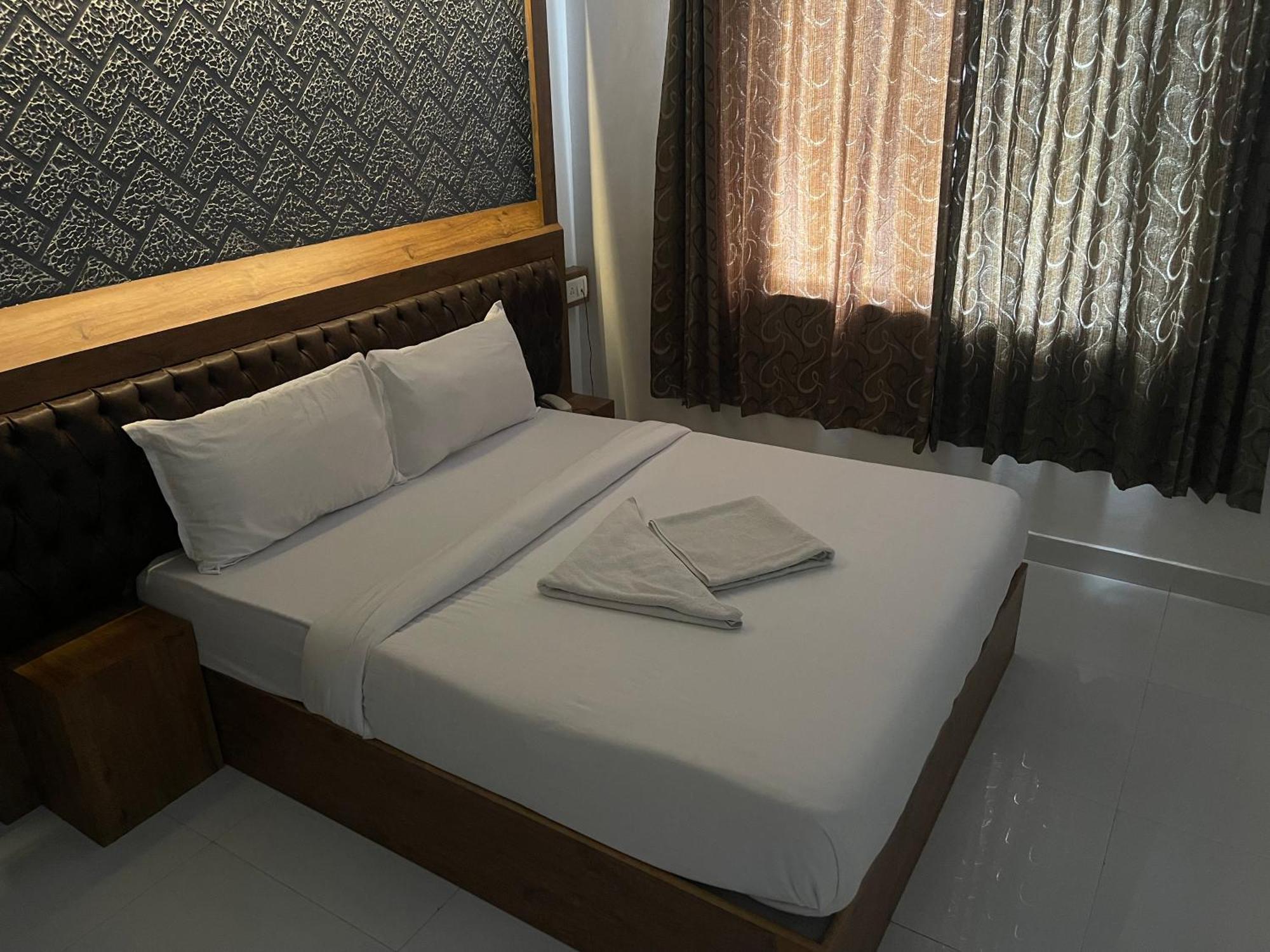 B Six Hotel Bangalore Esterno foto