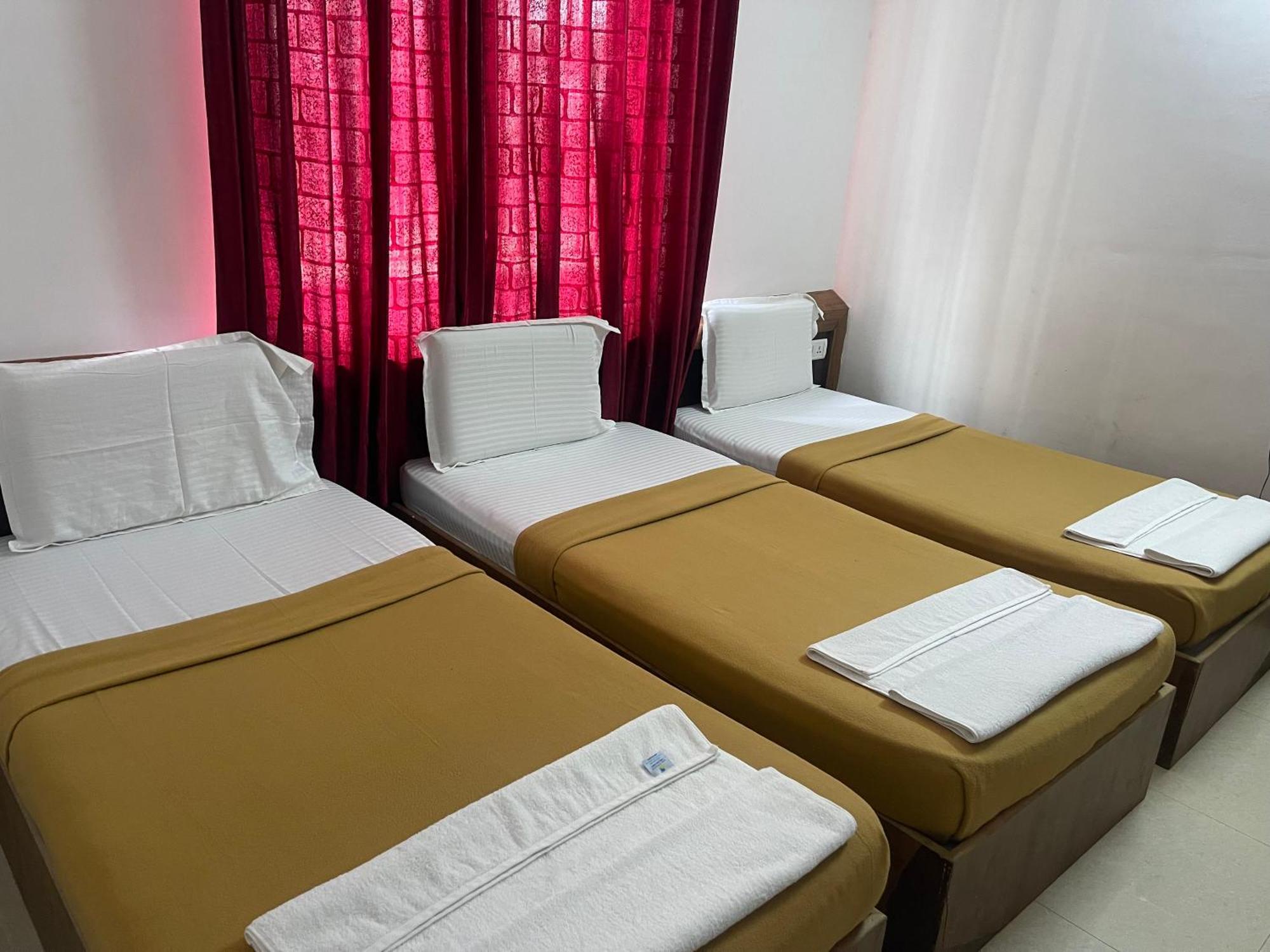 B Six Hotel Bangalore Esterno foto