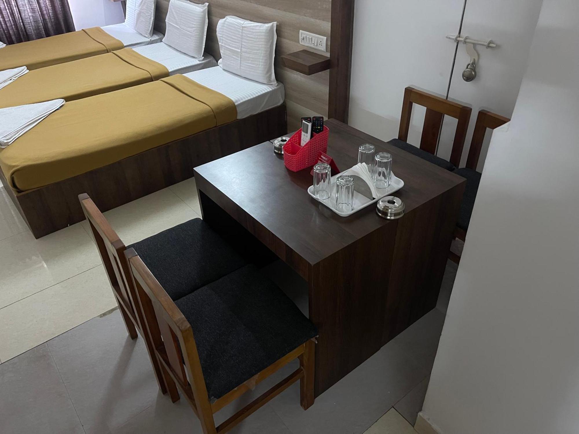 B Six Hotel Bangalore Esterno foto