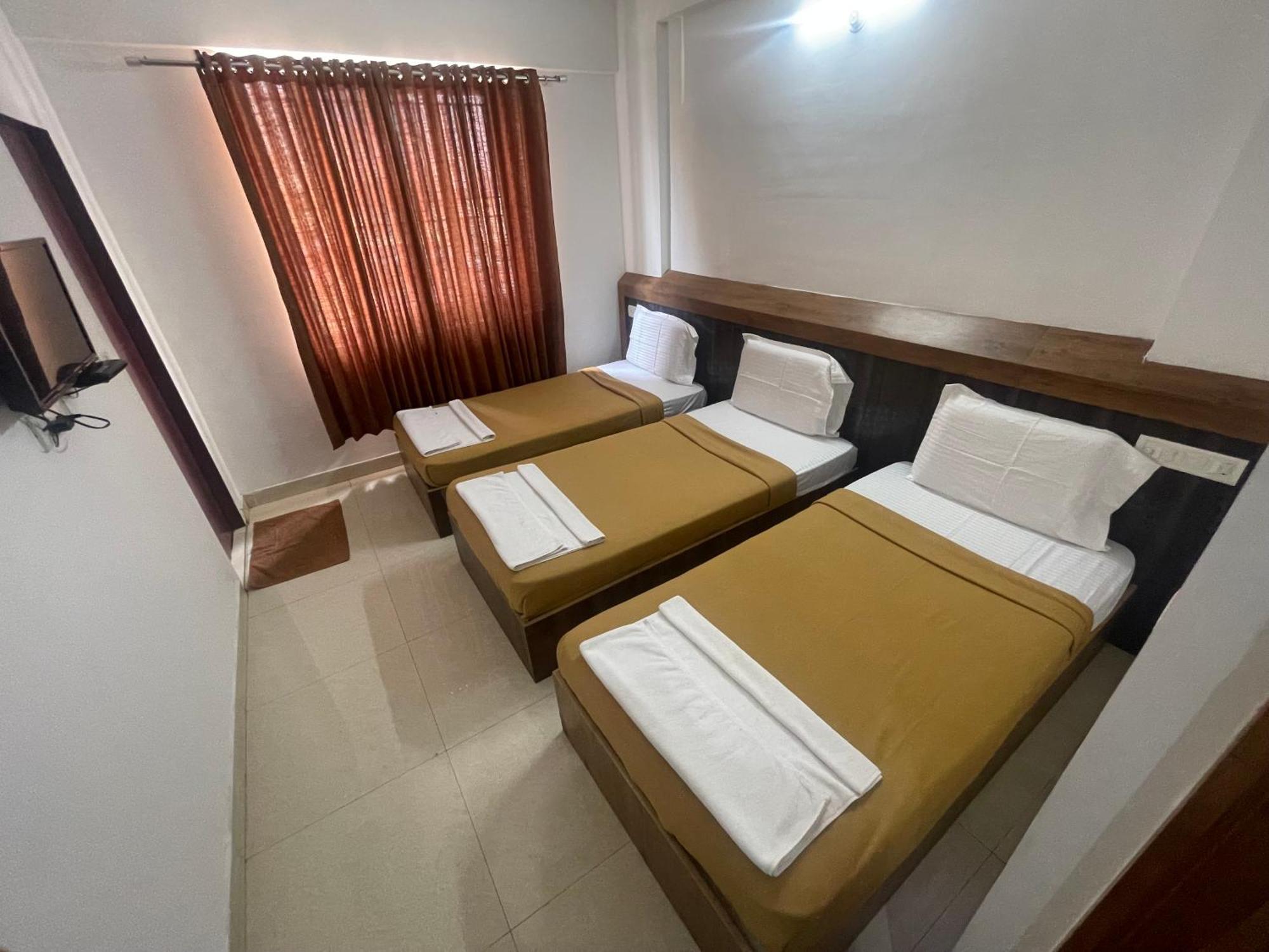 B Six Hotel Bangalore Esterno foto