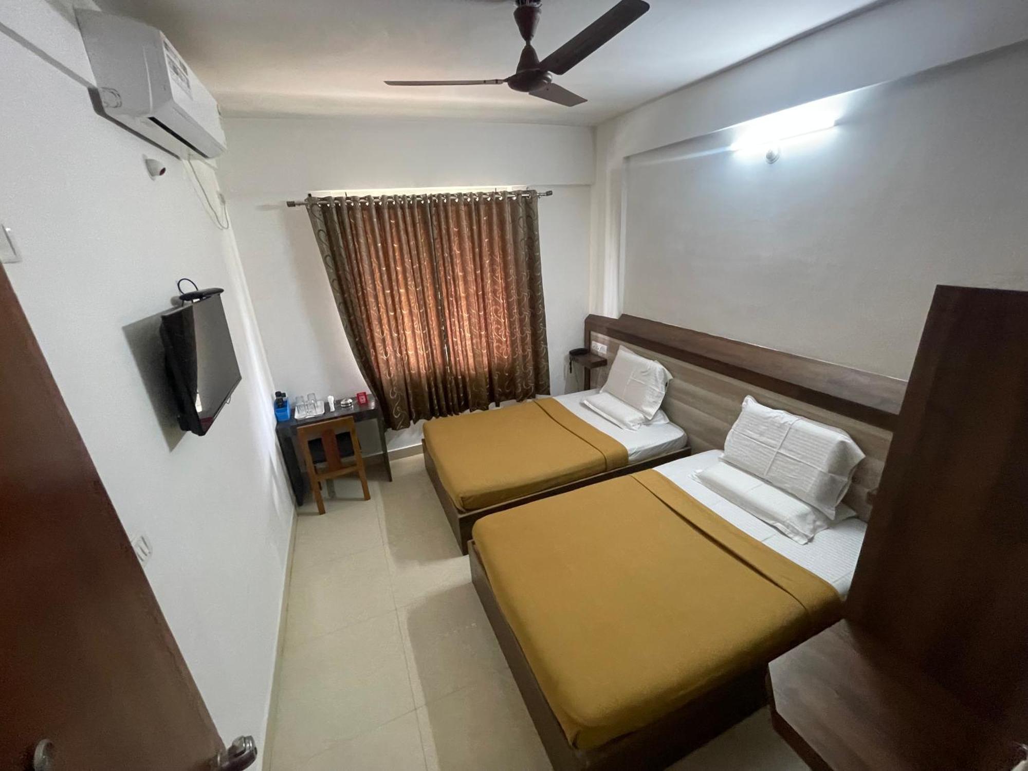 B Six Hotel Bangalore Esterno foto