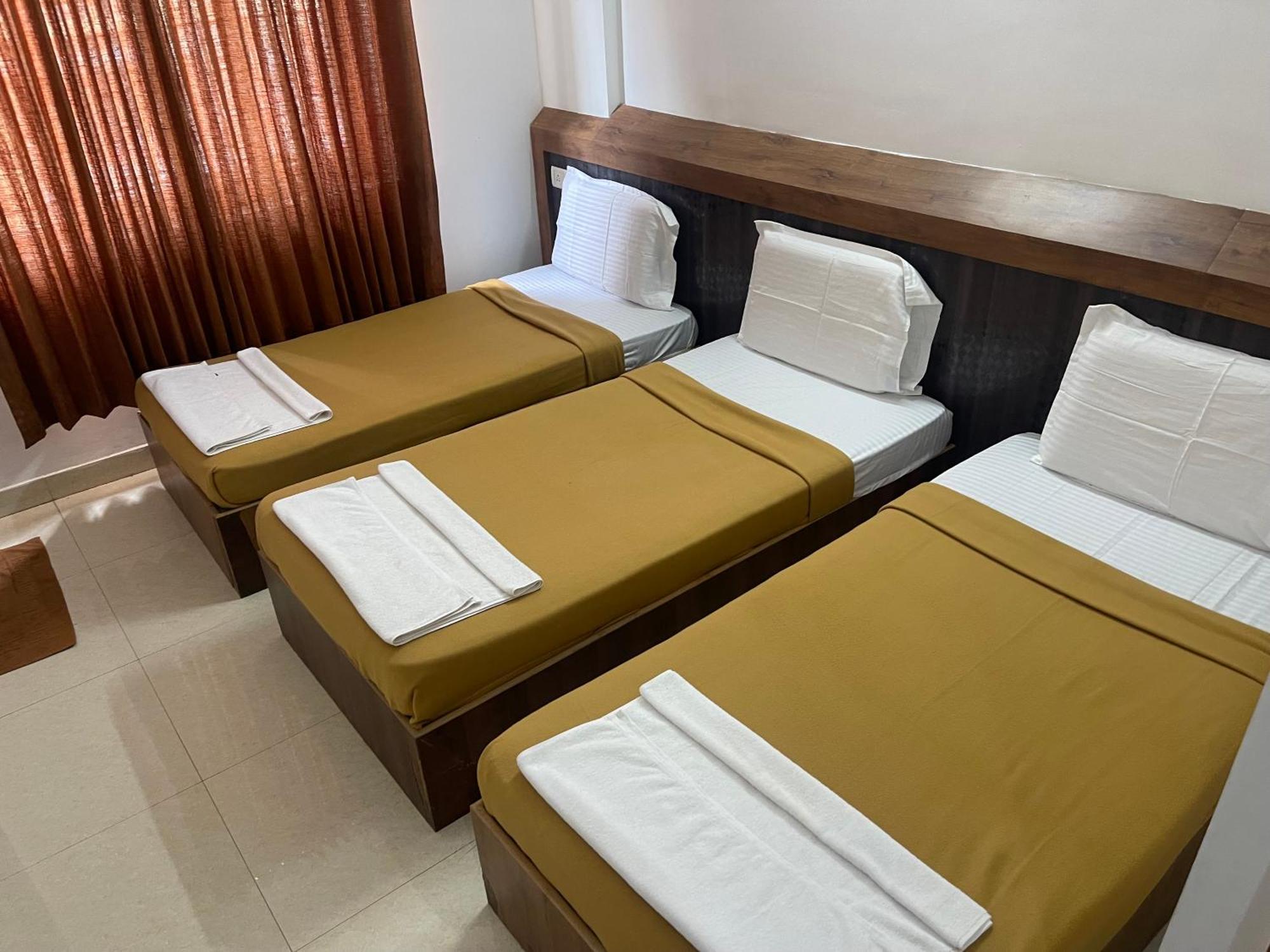 B Six Hotel Bangalore Esterno foto