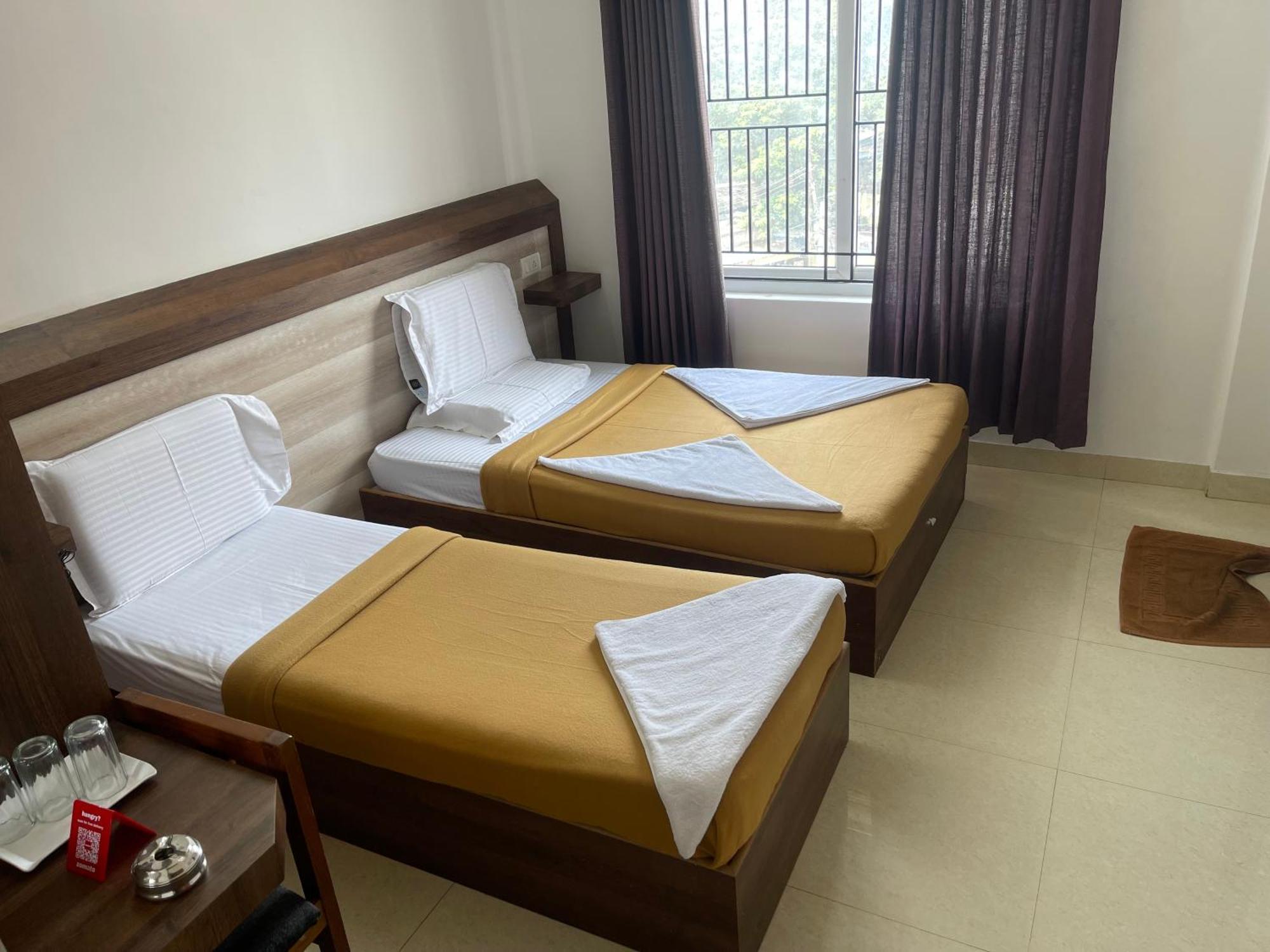 B Six Hotel Bangalore Esterno foto