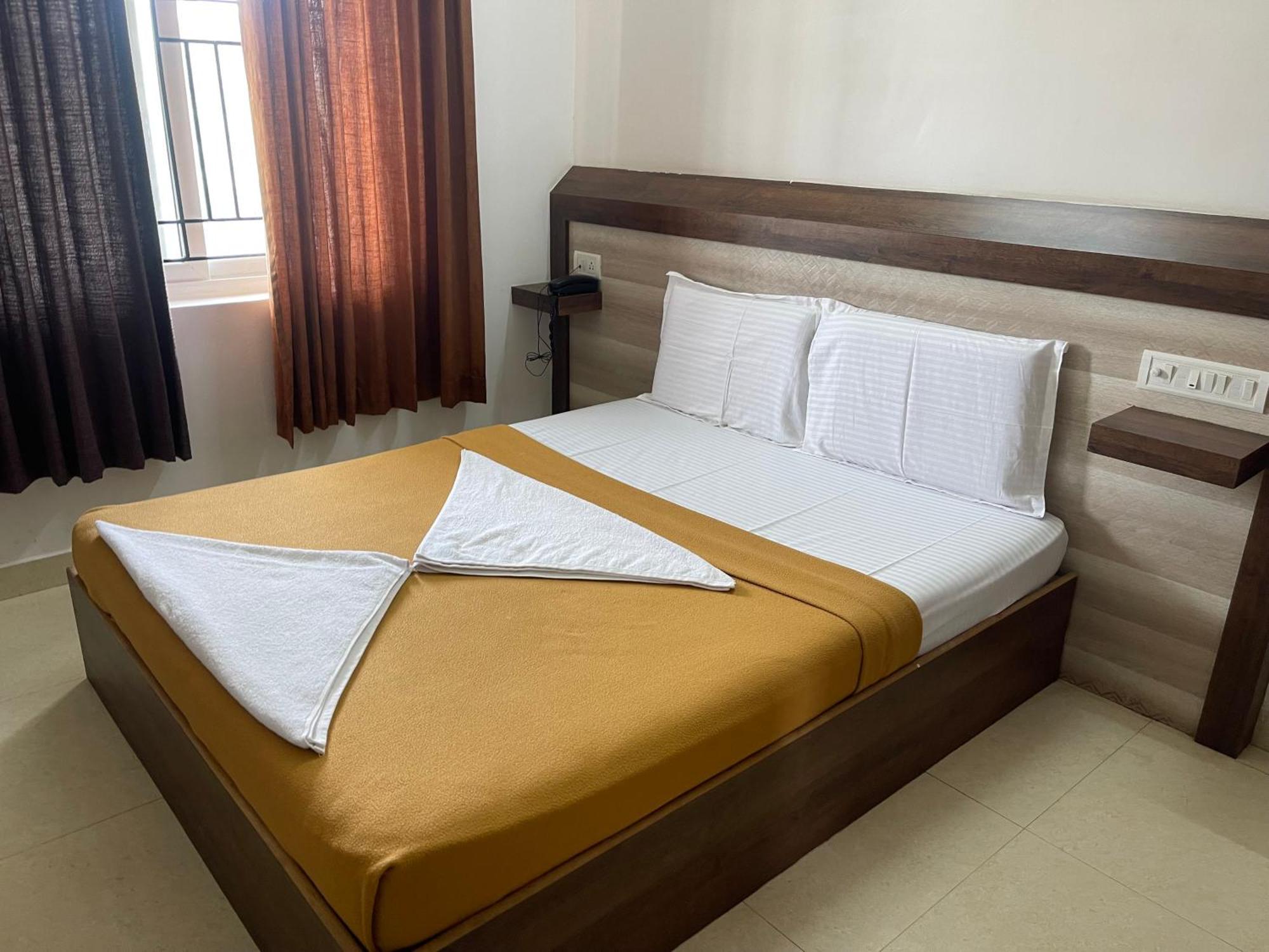 B Six Hotel Bangalore Esterno foto