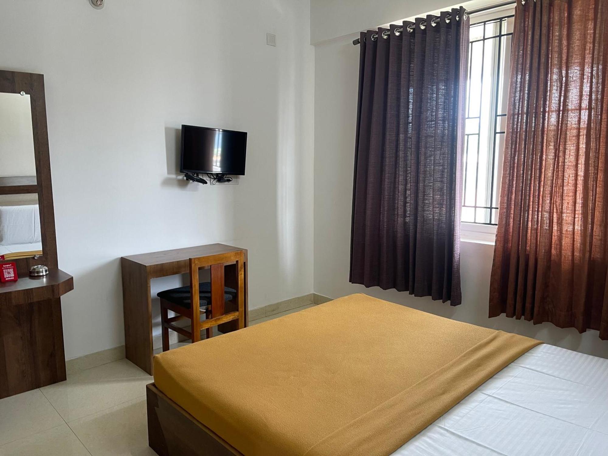 B Six Hotel Bangalore Esterno foto